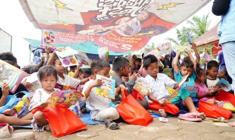 Dukung Akses Pendidikan, Holding Perkebunan Nusantara melalui PTPN IV PalmCo Sediakan Rumah Baca dan Bantuan Buku