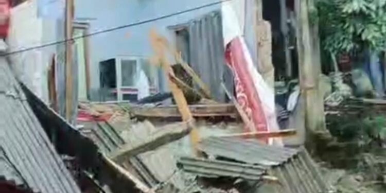 Longsor Bogor Selatan: 2 Rumah Hancur, Warga Mengungsi