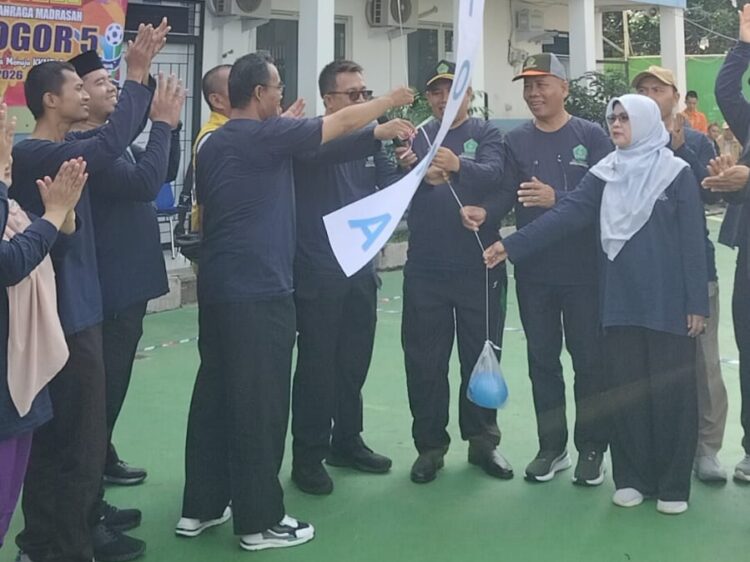MTs Darul Falah Citeureup Tampil Gemilang di AKSIOMA 2026, Raih Runner Up Badminton hingga Lomba Menyanyi
