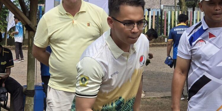 Ketua KONI Kabupaten Bogor Mendadak jadi Atlet Petanque, Kang Atep Akui Olahraga Ini Bikin Ketagihan