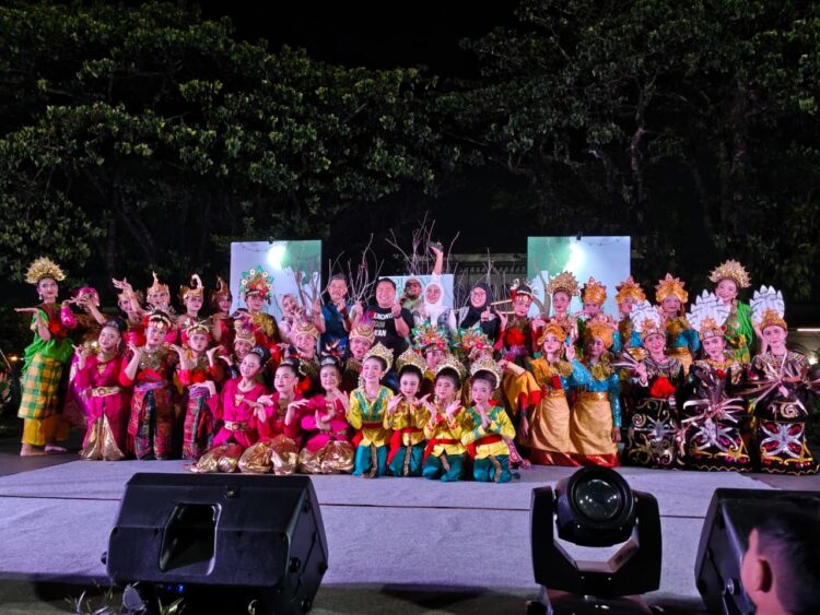 Ribuan Warga Padati Alun-Alun Kota Bogor, Ruang Riung jadi Magnet Baru Wisata Malam
