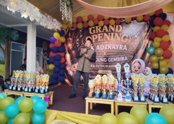 Launching TK Adzkayra di Bogor, Dede Chandra Salurkan Bantuan dan Santuni 30 Anak Yatim