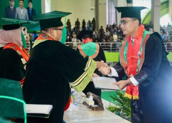 Fadli Amri Raih Gelar Doktor Ilmu Hukum, Kenalkan Konsep Sociopreneurship Policing untuk Cegah Kejahatan