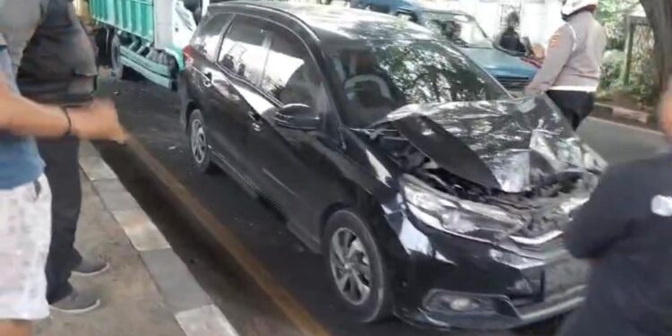 6 Kendaraan Terlibat Kecelakaan Beruntun di Jalan KH Sholeh Iskandar Bogor, Begini Kronologinya