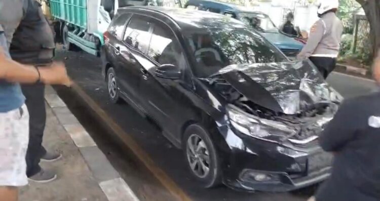 6 Kendaraan Terlibat Kecelakaan Beruntun di Jalan KH Sholeh Iskandar Bogor, Begini Kronologinya