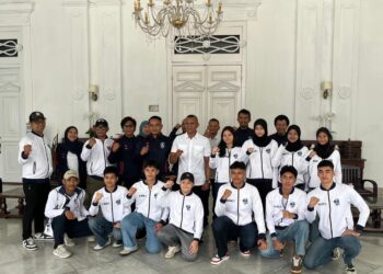 Dilepas Jenal Mutaqin, 18 Atlet Anggar Kota Bogor Siap Ukir Prestasi di Kejuaraan Internasional Malaysia! Hadiah Liburan ke Singapura Menanti