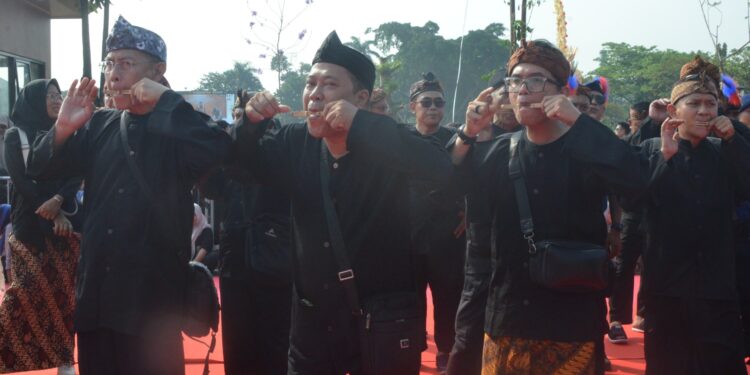 Helaran Mapag Pajajaran Anyar Bogor Ukir Sejarah, 2.026 Karinding Antar Pemkab Raih Rekor MURI