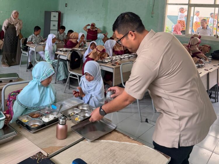 Ketua DPRD Kabupaten Bogor Tinjau Program Makan Bergizi Gratis, Dorong Terwujudnya Generasi Emas 2045