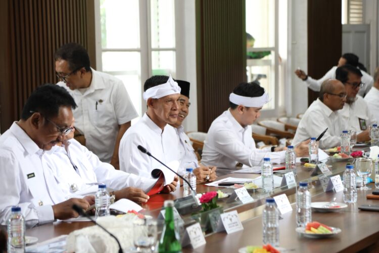 Pemkab Bogor Perkuat Perlindungan Pekerja Rentan, Jaro Ade: Kami Ingin Masyarakat Lebih Aman dan Tenang