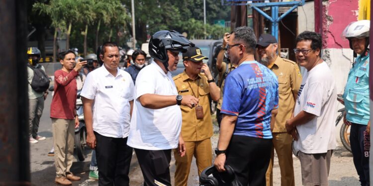 Jalan Raya Jakarta-Bogor Mulai Ditata! Pemkab Bogor Tertibkan Trotoar, Sampah hingga Kabel Semrawut