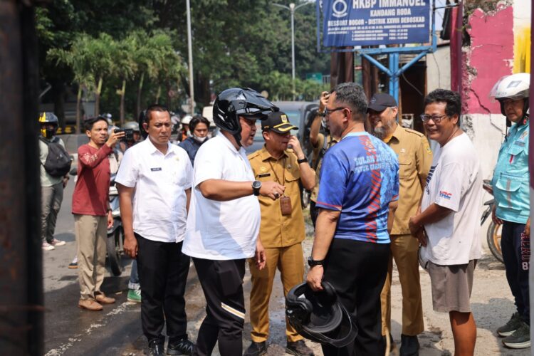 Jalan Raya Jakarta-Bogor Mulai Ditata! Pemkab Bogor Tertibkan Trotoar, Sampah hingga Kabel Semrawut