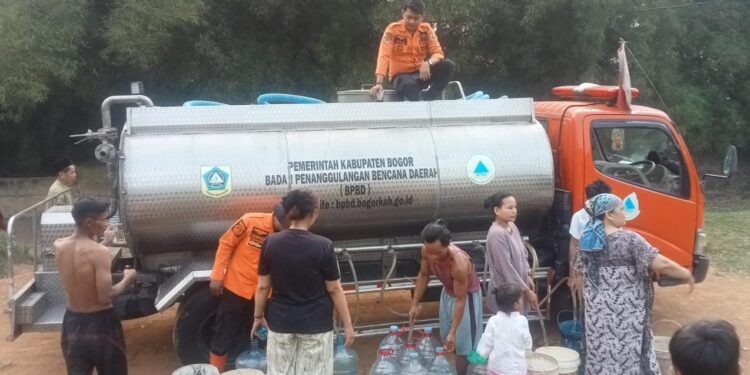 Kemarau Panjang Picu Krisis Air Bersih di Babakan Madang Bogor, 555 Warga Terpaksa Cari Sumber Air Jauh