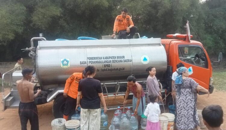 Kemarau Panjang Picu Krisis Air Bersih di Babakan Madang Bogor, 555 Warga Terpaksa Cari Sumber Air Jauh