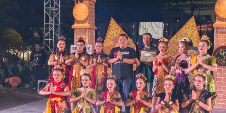 Ribuan Warga Padati Alun-alun Kota Bogor, Ruang Riung Edisi Kelima Makin Meriah