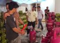 Aksi Dramatis Polisi Bongkar Gudang Pengoplos Gas Elpiji di Cileungsi Bogor! 1.304 Tabung Disita dan Dua Pelaku Ditangkap
