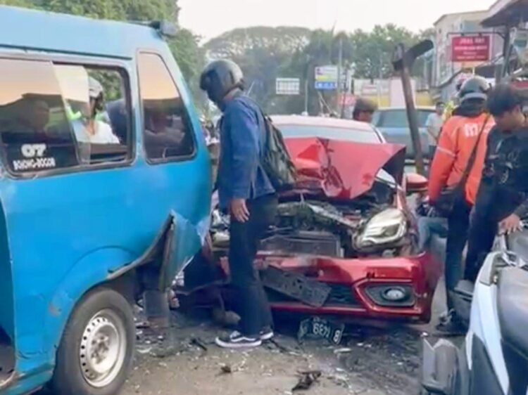 Hasil Penyelidikan Polisi: Honda Brio Diduga Picu Tabrakan Beruntun 6 Kendaraan di Bogor