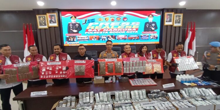 Ratusan Ribu Butir OKT Ilegal Disita, Polresta Bogor Kota Bongkar Gudang Penyimpanan Obat Terlarang