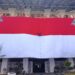 Bendera Merah Putih Raksasa Berkibar di Stadion Pakansari, Jadi Simbol Semangat Kemerdekaan
