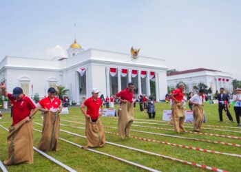 Ribuan Warga Tumpah Ruah di Jamuan Rakyat Istana Bogor
