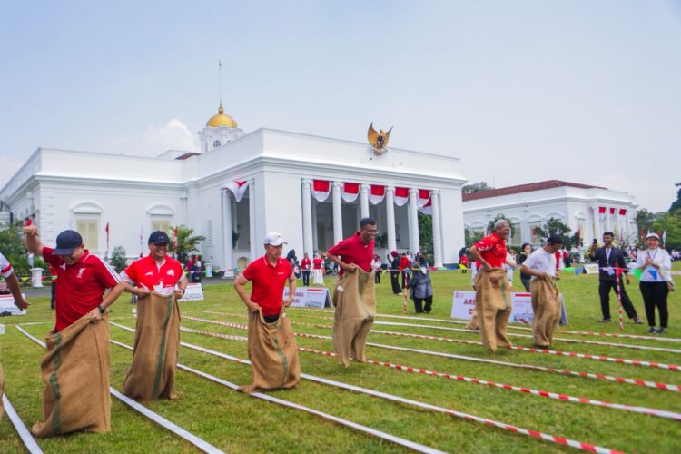 Ribuan Warga Tumpah Ruah di Jamuan Rakyat Istana Bogor