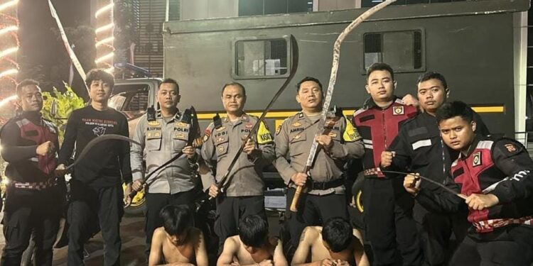 Tawuran di Cibinong Bogor: 3 Remaja Diamankan, 7 Celurit Disita