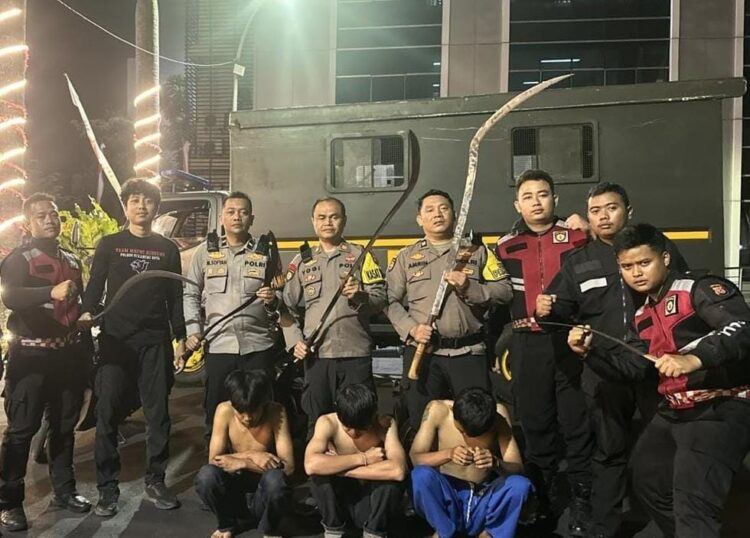 Tawuran di Cibinong Bogor: 3 Remaja Diamankan, 7 Celurit Disita