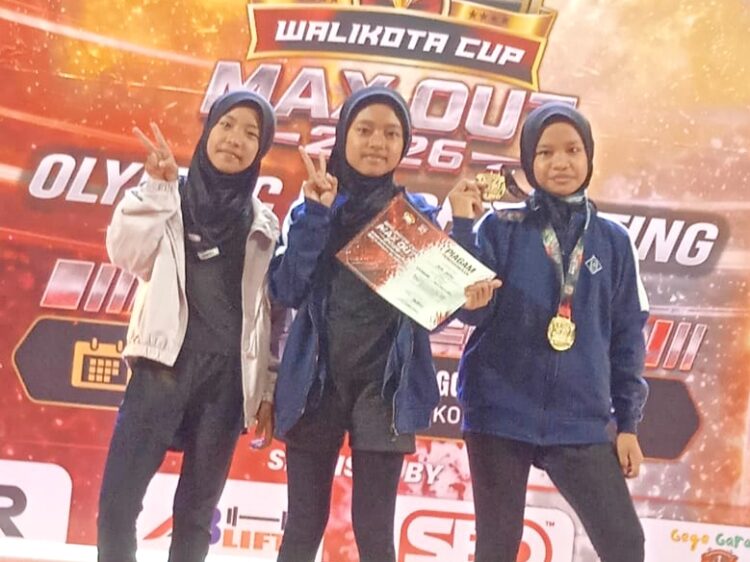 Selamat! Cibinong Raya Panen 4 Medali di Kejuaraan Angkat Besi Wali Kota Bogor Cup