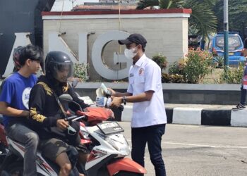 Ribuan Masker Gratis Dibagikan di Kemang Bogor, Warga Diminta Waspada Abu Vulkanik