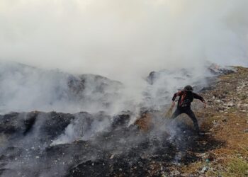 Kebakaran TPA Galuga Bogor Makin Meluas, Petugas Bangun Parit hingga Kerahkan Water Bombing