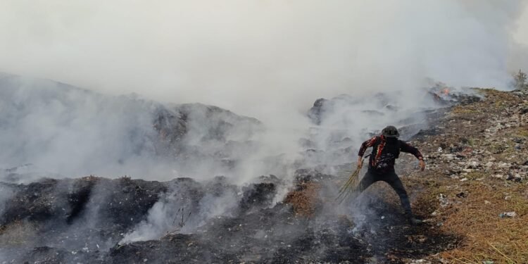 Kebakaran TPA Galuga Bogor Makin Meluas, Petugas Bangun Parit hingga Kerahkan Water Bombing