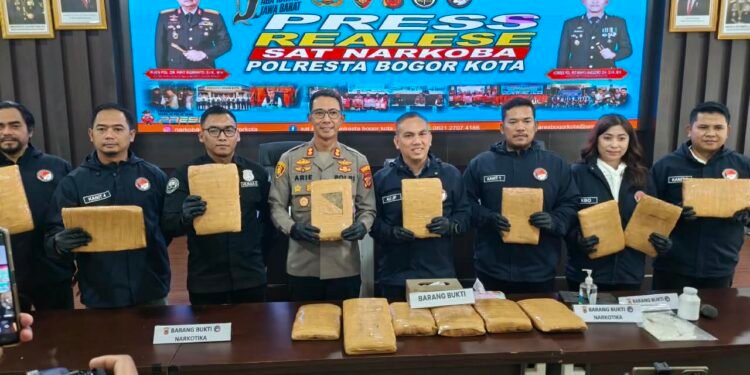 Modus Baru Kirim Narkoba Lewat Paket Terbongkar, 18 Kg Ganja Disita Polisi