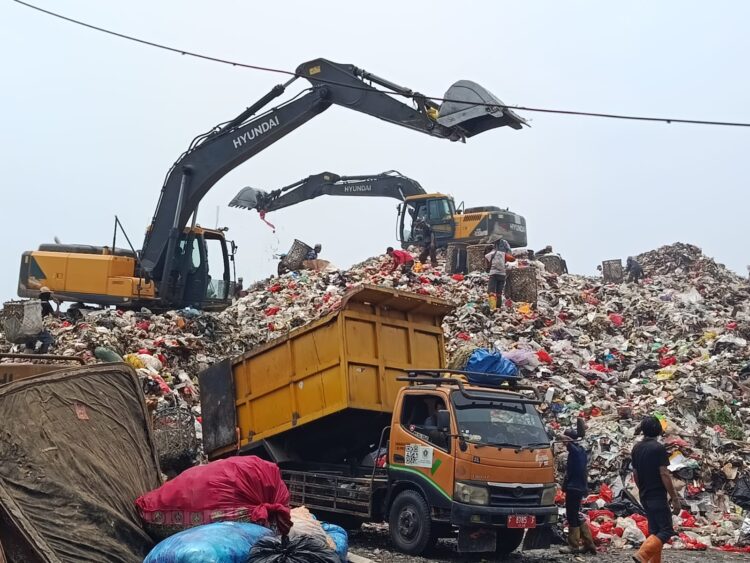 Sempat Ditutup karena Kebakaran, Pembuangan Sampah di TPA Galuga Kembali Dibuka