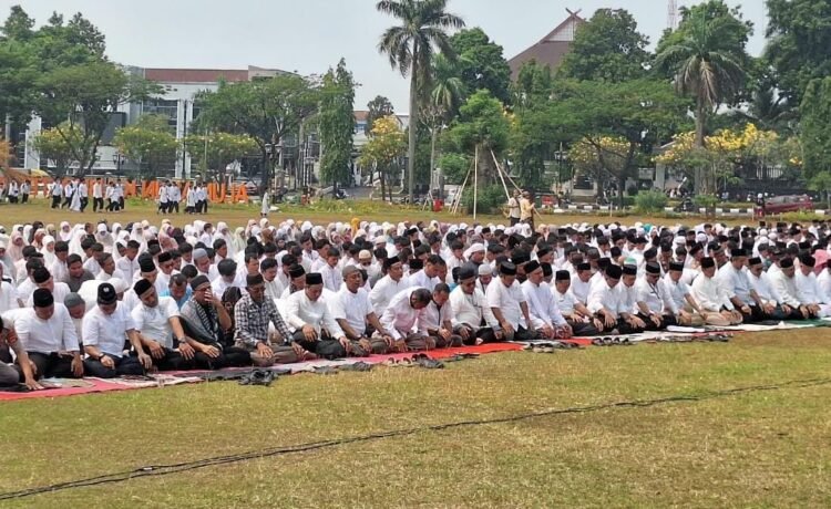 Modifikasi Cuaca Belum Berhasil, Pemkab Bogor Bareng Warga Gelar Salat Istisqa Mohon Hujan