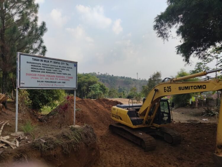 Warga Bojong Koneng Ancam Polisikan Sentul City, Protes Pekarangannya Dimasuki Alat Berat hingga Digarap