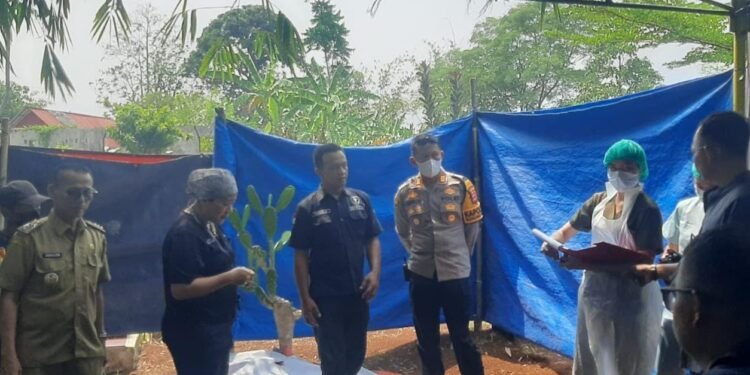 Polisi Bongkar Makam Pria 60 Tahun di Gunungsindur Bogor, Ada Bekas Benturan di Kepala, Diduga jadi Korban Pembunuhan