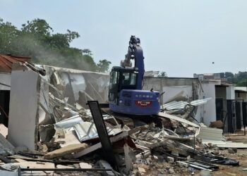 10 Bangunan Mewah di Lapas Cibinong Dibongkar Pakai Alat Berat, Ternyata Berdiri di Atas DAS