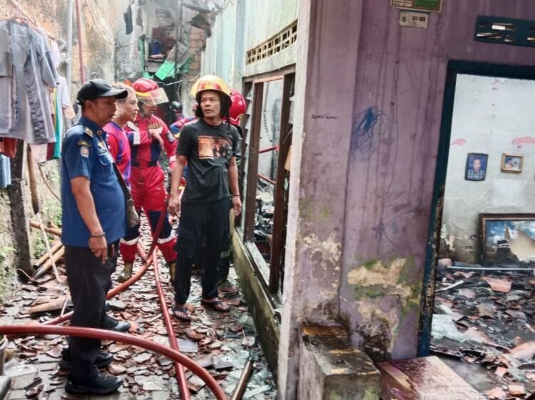 Kebakaran di Kawasan Padat Penduduk Bondongan Bogor: Enam Rumah Rusak, 8 Orang Alami Sesak Nafas