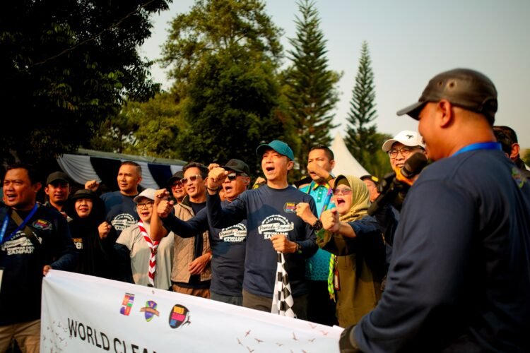 World Cleanup Day, Pramuka Kota Bogor Terjun Edukasi Warga Pilah Sampah di CFD