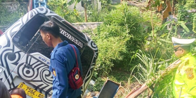 Sopir Minibus Pariwisata yang Terperosok ke Jurang di Puncak Bogor Meninggal Dunia