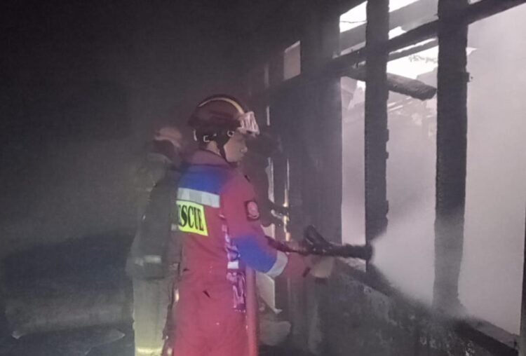 Vila di Puncak Bogor Terbakar Diduga akibat Kebocoran Gas, Api Padam Setelah 1 Jam